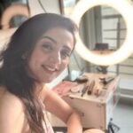 Zalak Desai Instagram - Feeling super productive today! Shot a small everyday makeup video Let me know in the comments below if you'd like me to share this makeup tutorial! . . . #MidWeekMotivation #Blessed #Grateful Mumbai, Maharashtra