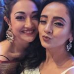 Zalak Desai Instagram - From the other night...✨ #MikaDiVoti #Lookbook #ReunionWithFriends #FunNight #Throwback Filmcity Road, Goregaon east
