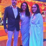 Zalak Desai Instagram - From the other night...✨ #MikaDiVoti #Lookbook #ReunionWithFriends #FunNight #Throwback Filmcity Road, Goregaon east