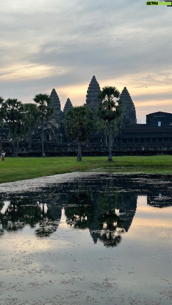 Zalak Desai Instagram - Skipping to the best part of our trip!😍 We visited Angkor Wat in Cambodia and it was just beautiful! Waking up at 3.30am to go reach there in time for the sunrise was so worth it! The videos honestly don’t do justice to the actual magical sunrise that we experienced! 🫶🏼 One thing ticked off my bucket list ✅ Thank you for this beautiful experience Mr. Husband!🥰😇🧿 #Heritage#UNESCOSite#Cambodia#SiemReap#AngkorWat#Historical#LovedEveryBit#Grateful