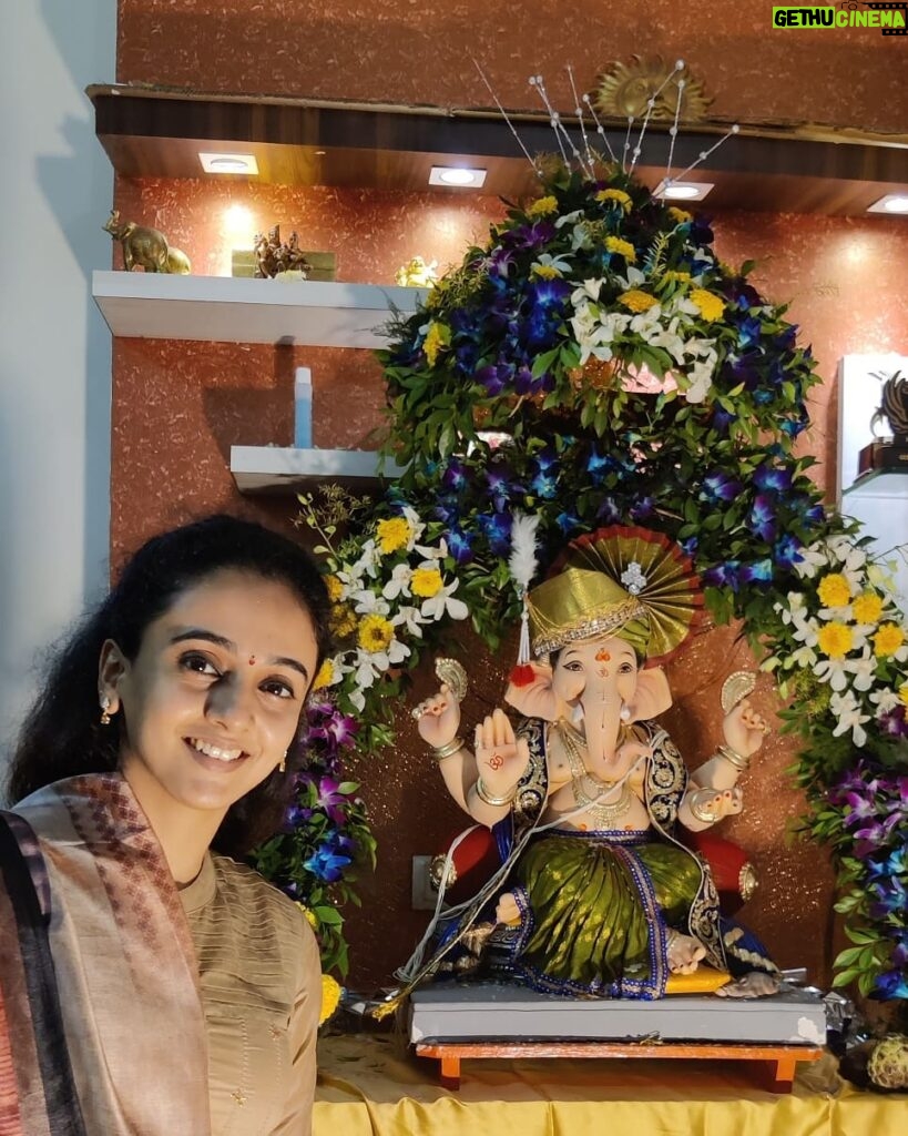 Zalak Desai Instagram - Ganpati Bappa Morya Mangalmurti Morya 🙏 Ganpati Bappa Morya Pudchya varshi lavkar yaa 🥺 First Ganesh Chaturthi without Mummy and Little Brother. Also the first one with Hubby! A tsunami of emotions this year. Stressed as well as blessed! #GaneshChaturthi2021