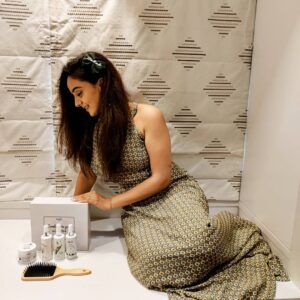 Zalak Desai Instagram - **GIVEAWAY**

Ktein is a hair product brand which swears by natural ingredients only.
All their products neither contain  alcohol nor silicon, parabens or sulphate.
This is why I love their range of products.
Guess what? 
You, too, can stand a chance to win this hamper!
Enter the contest to win these Haircare essentials set worth INR 2500 and to say hello to healthy happy hair!

There will be 2 winners. Winners will get the above Ktein Products and two Personalised name brush and hair clip. 

To Enter, follow these simple steps.

1.  Follow @kteincosmetics  @zalakdesaiii
2. Like this post
3. Tag 3 friends in the comment box and write "Done". Make sure your Friends follow too. 

For Extra chances of winning: tag @kteincosmetics in your stories and tell us what is your haircare routine?  the best answers will be shared on their official page.

Last date to enter the giveaway is 5th September and winners will be announced on 6th September.

**ENTER NOW**