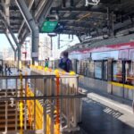 Zalak Desai Instagram - I explored the New Mumbai Metro (Yellow Line) and I have to say, what an experience! You can literally save so much time and the fare is very reasonable too! It's going to be a huge relief for Mumbaikars! Just requesting everyone to maintain it! Highlighting a few key things: *Fares range from Rs. 10-60 *A well explained map is up on display that shows how all the 7 metro lines would be connected *Walking bridges interconnecting the metro lines *There is MyByk (rental bicycle) facility available at the entry/exit points *Neat and Clean Stations and platforms *Soft-spoken, helpful and courteous staff. Thank you @narendramodi for giving this city another lifeline! #MumbaiMetro#YellowLine#mumbaikars #NewLifeline#grateful🧿🙏😇