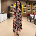 Zalak Desai Instagram - 🙋🏻‍♀️ Just popped to say hi! I know it's been a while since I've been active on the gram! Promising y'all that I shall post and put up stories more often! Also, I hope you guys missed me! Let me know in the comments as to how much y'all missed me☺️ #Ootd#ZalakDesai#Fashion#Grateful#Blessed 👗: @forevernew_india 👠: @charleskeithofficial