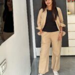 Zalak Desai Instagram - All set for a new day! Sundaying in this super comfy Co-ord set from @hapfab06 ! Came across this page and I tried my luck by ordering one of their outfits! Really impressed with the quality, pure cotton but thick material. They have a lot of colour options to choose from. It’s available as a trouser as well as shorts. And the best part is, it’s value for money! With Valentine’s Day around, this surely makes for a great gifting option! Go check out the @hapfab06 page now! #Sundaying#Comfortwear#ValueForMoney#Fashion#HonestReview#ZalakDesaiii