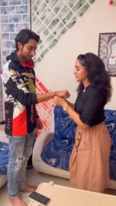 Zalak Desai Instagram - Watch till the end!😎 A festival is special when it's celebrated with love and laughter!😁🥰 Here's spreading some joy by portraying the true feelings of every brother and sister!🤪 Just kidding 😂 HAPPY RAKSHABANDHAN! 🎥: @amitcoolamie