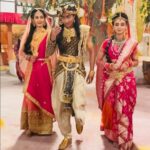 Zalak Desai Instagram – When you Walks in with your gorgeous RAJ MATAAS

🎥- @madanbashyal HUMARE pyaare director 😘

#reelsvideo #reelitfeelit #trending #explore #walk #queens #viral #foryou