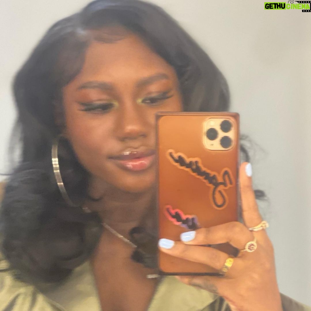 Zandra Cunningham Instagram - dump of randoms from Oct🍂