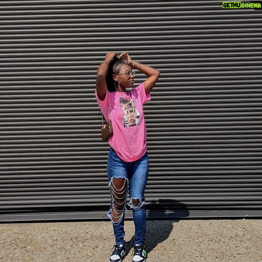 Zandra Cunningham Instagram - issa champ on my shirtš„