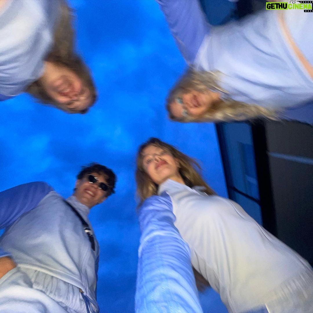 Zara Larsson Instagram - What’s our group name?