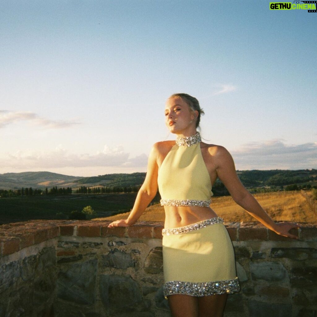 Zara Larsson Instagram - Italy on film