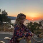 Zara Larsson Instagram - Summer 10/10 so far amarite?!?!?!?
