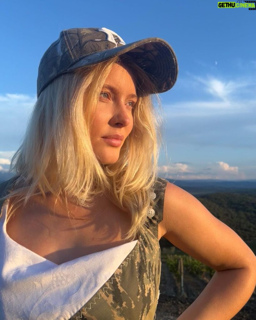 Zara Larsson Instagram - It was the third of September
