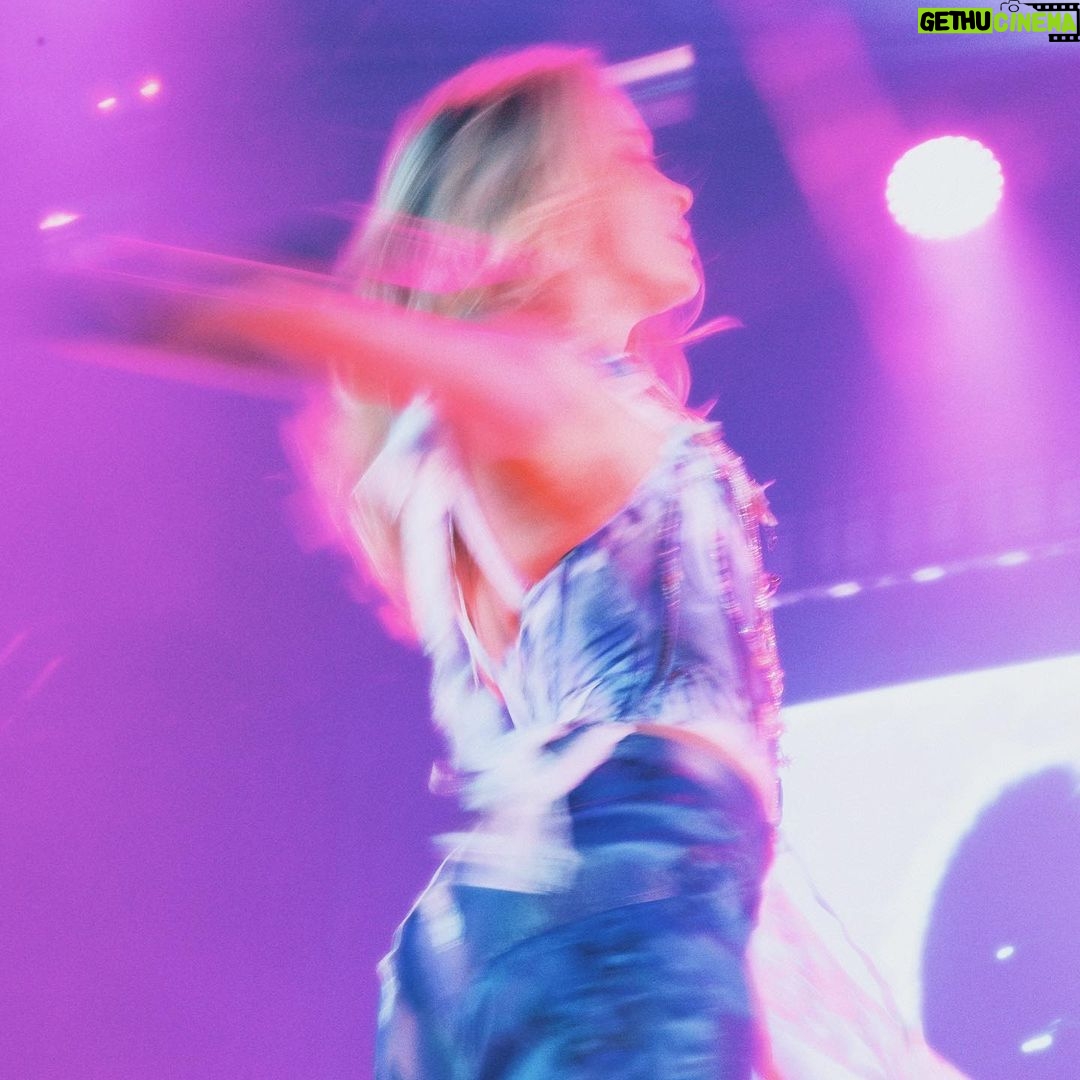 Zara Larsson Instagram - Töreboda!!! @johannapetterssons