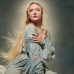 Zara Larsson Instagram - VENUS IS OUT AT MIDNIGHT