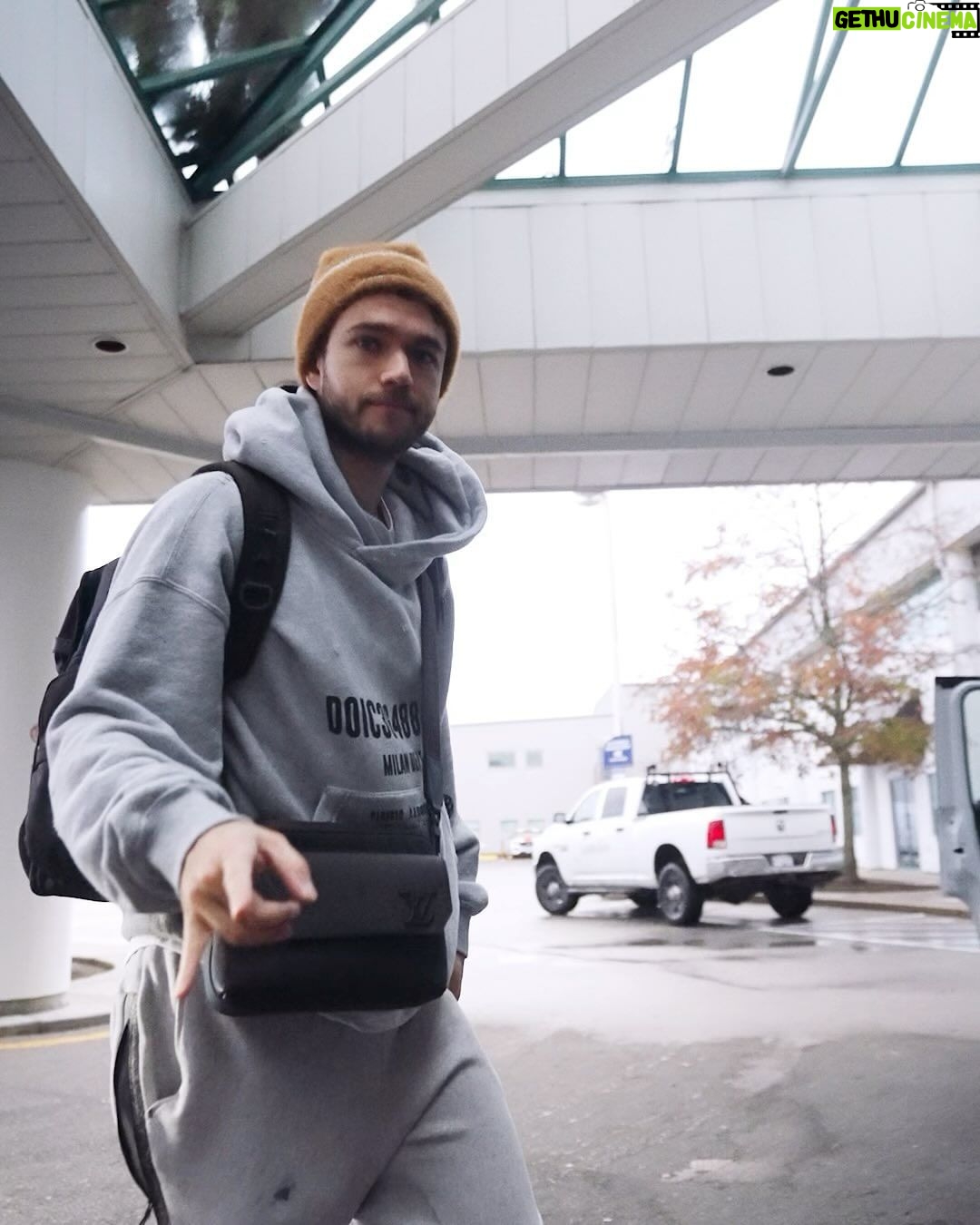 Zedd Instagram - EDMonton came through ♥️🇨🇦. Off to Chicago we go ✈️.