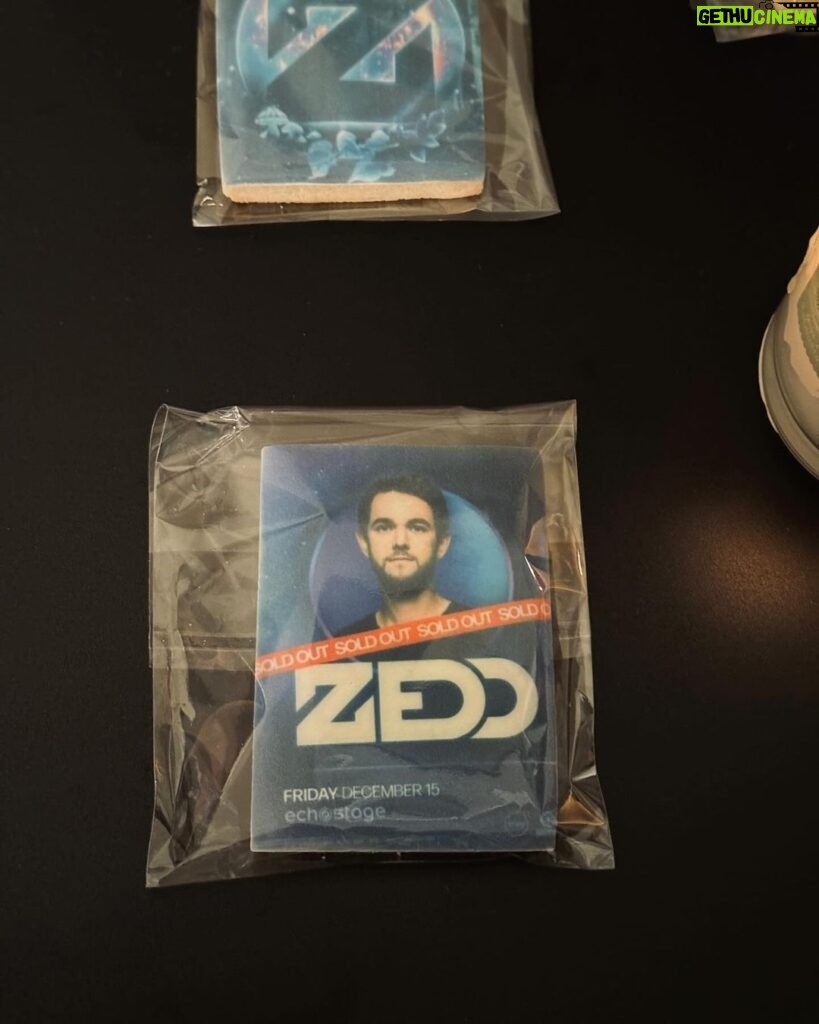 Zedd Instagram - the photo dump canister has filled up. happy holidays 🎊♥