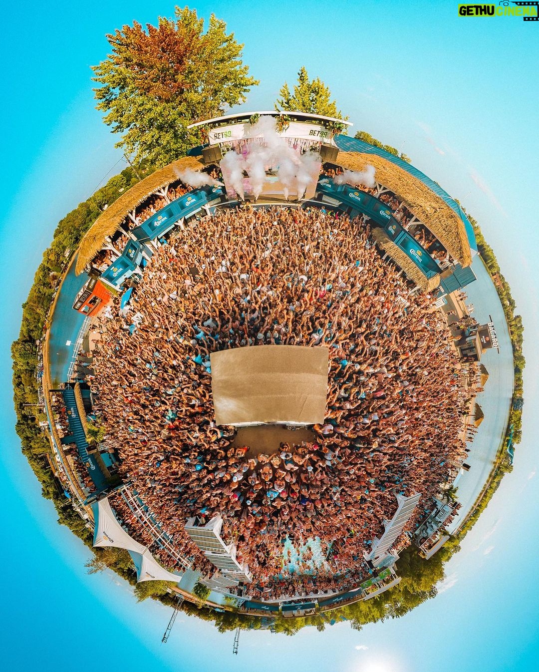 Zedd Instagram - Thank you so much, Vegas, NY and Montreal, for letting me spend my bday with you (and thank you for all the kind messages ♥️). For me there’s no better way to celebrate a bday than sharing them with you on stage 🥹♥️. 📸: @ai.visuals 🎥: @mainstage