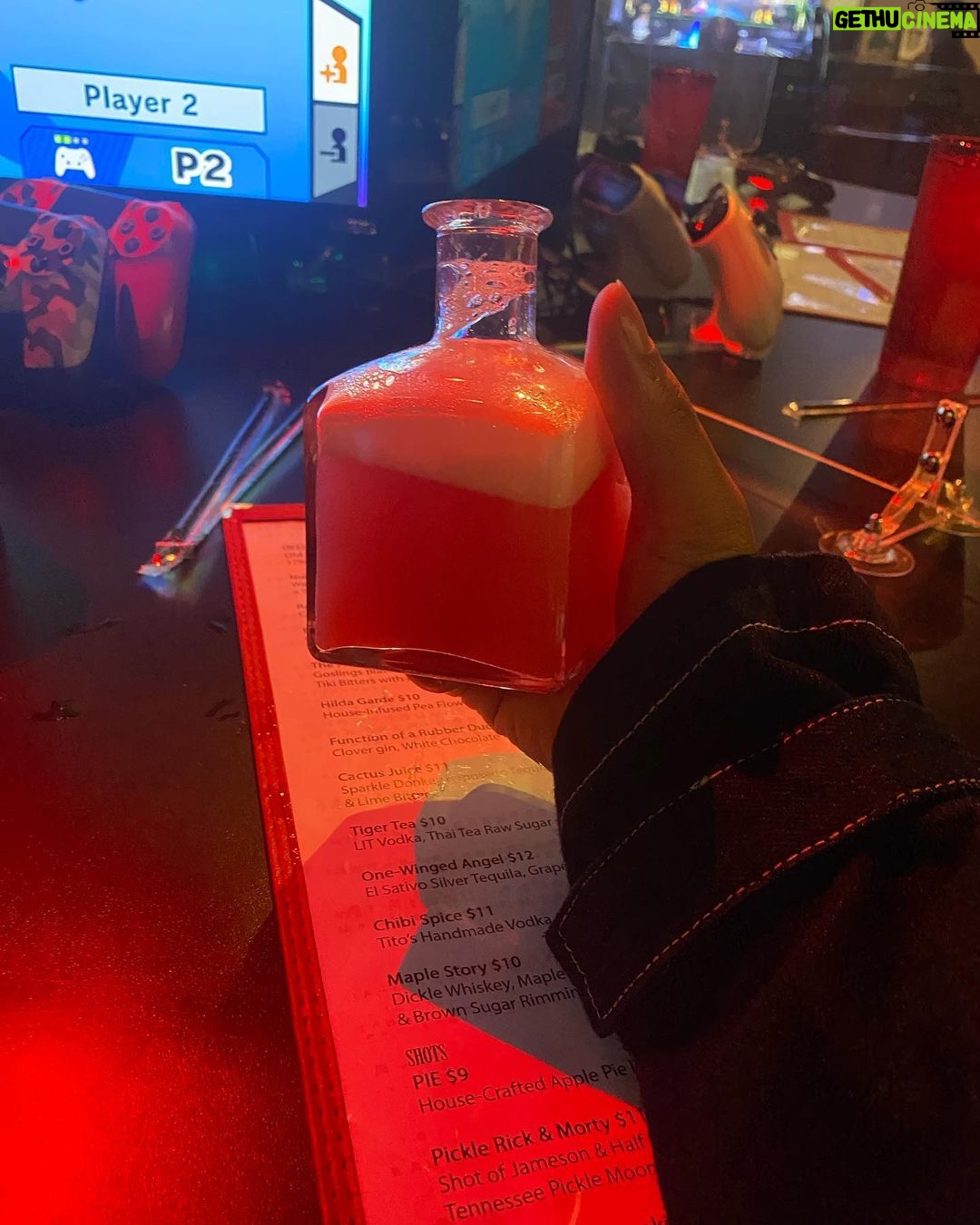 Zeno Robinson Instagram - HealthPotion.wav I was told I don’t take enough pictures of myself, so I wanted to start documenting more and the people who are important to me more, and now I’m showing all of you :) MOMOCON WINTERFEST was mad fun!!! Atlanta has a lot of great food and great people and now I feel like I’m prepared for Season 3 🙏🏾 also if I lived here I would live at Battle and Brew (thank you Ashe) Also I got a Keyblade for Christmas and it’s pretty clear how I feel about it. (Thank you Phillip)