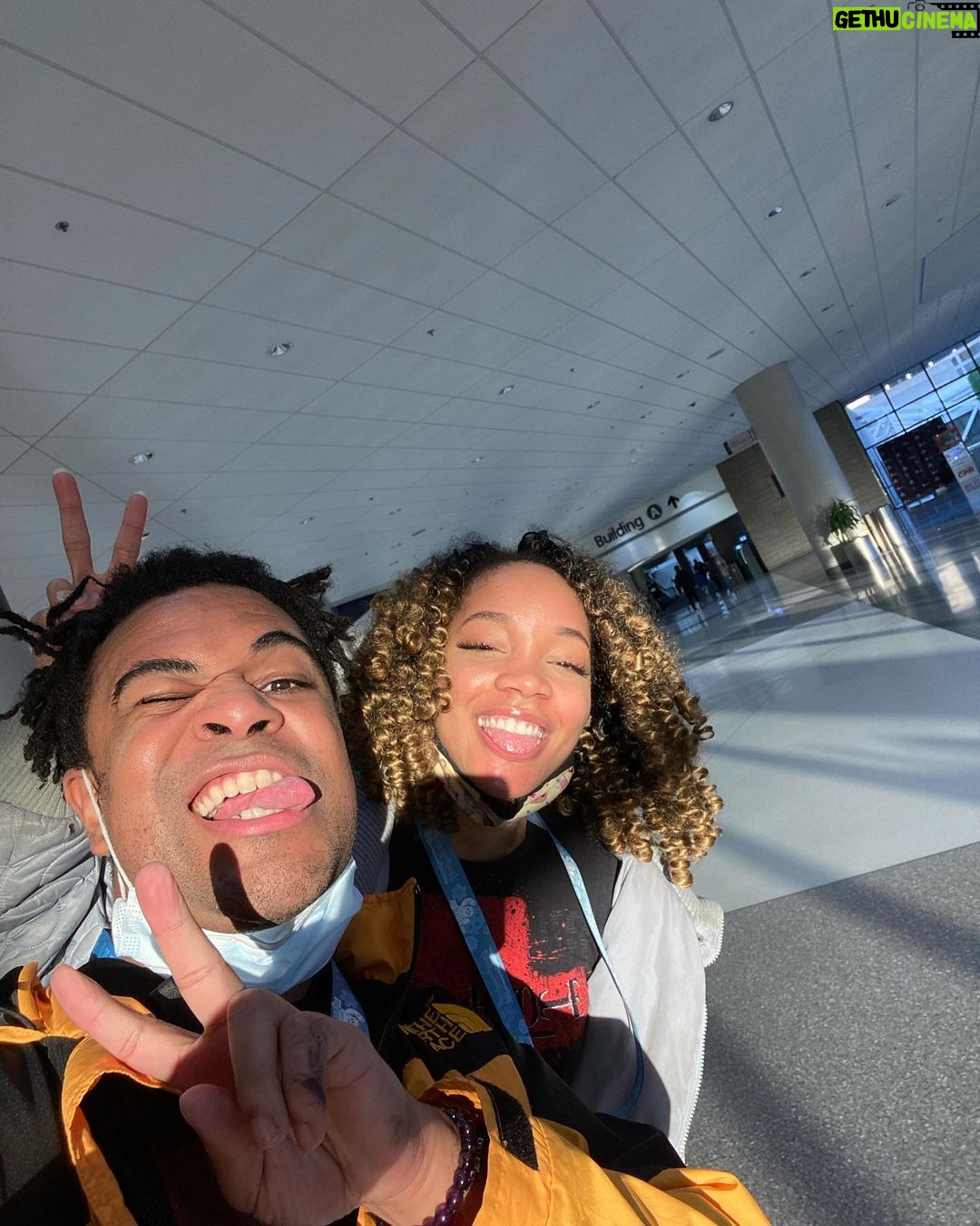 Zeno Robinson Instagram - HealthPotion.wav I was told I don’t take enough pictures of myself, so I wanted to start documenting more and the people who are important to me more, and now I’m showing all of you :) MOMOCON WINTERFEST was mad fun!!! Atlanta has a lot of great food and great people and now I feel like I’m prepared for Season 3 🙏🏾 also if I lived here I would live at Battle and Brew (thank you Ashe) Also I got a Keyblade for Christmas and it’s pretty clear how I feel about it. (Thank you Phillip)