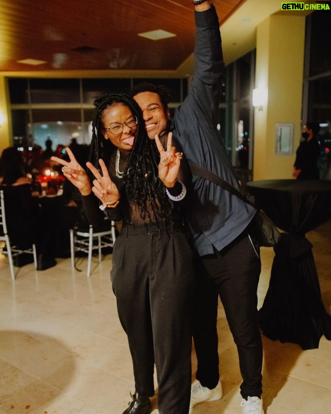 Zeno Robinson Instagram - HealthPotion.wav I was told I don’t take enough pictures of myself, so I wanted to start documenting more and the people who are important to me more, and now I’m showing all of you :) MOMOCON WINTERFEST was mad fun!!! Atlanta has a lot of great food and great people and now I feel like I’m prepared for Season 3 🙏🏾 also if I lived here I would live at Battle and Brew (thank you Ashe) Also I got a Keyblade for Christmas and it’s pretty clear how I feel about it. (Thank you Phillip)