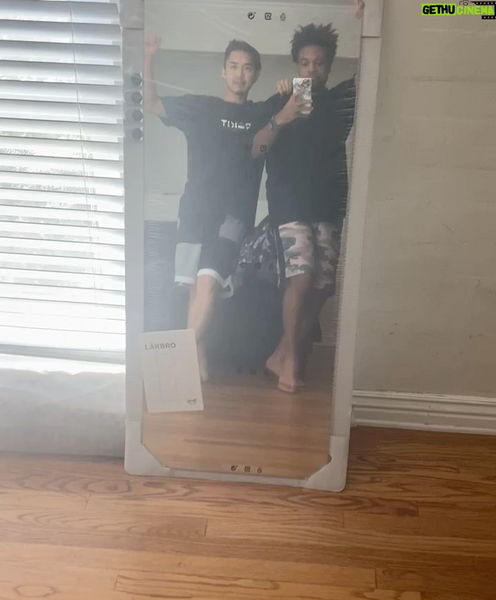 Zeno Robinson Instagram - MOSTLYBACKLOG.MOV