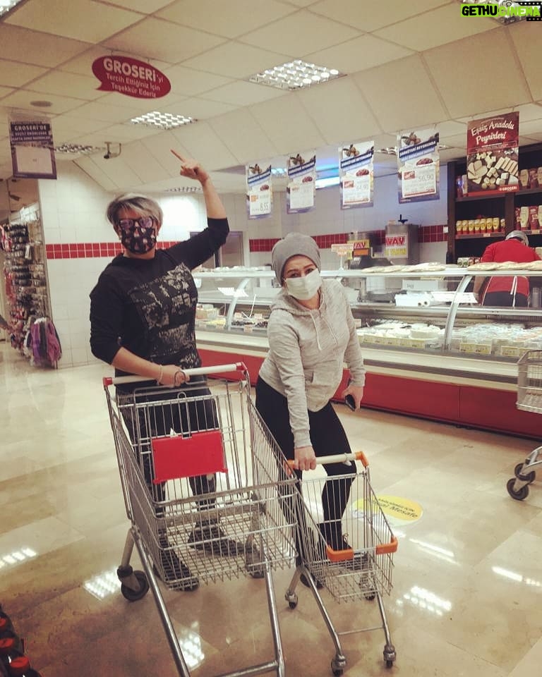 Zeynep Kankonde Instagram - Teşekkür ederim @groserimarket benim boyuma göre de market arabası yaptırdığın için...