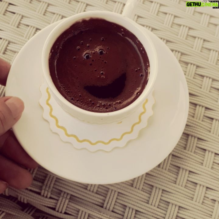 Zeynep Kankonde Instagram - Burda kahveler böyle... @kabanamezerestoran @evimizhotel