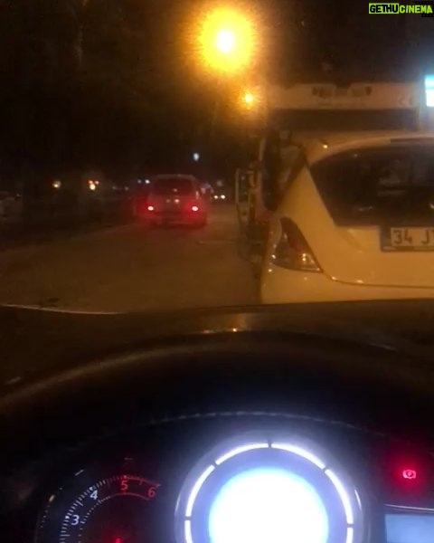 Zeynep Kankonde Instagram - Allah arkadasin da hayirlisini versin @burcuyenidogan 😍 Adana, Turkey
