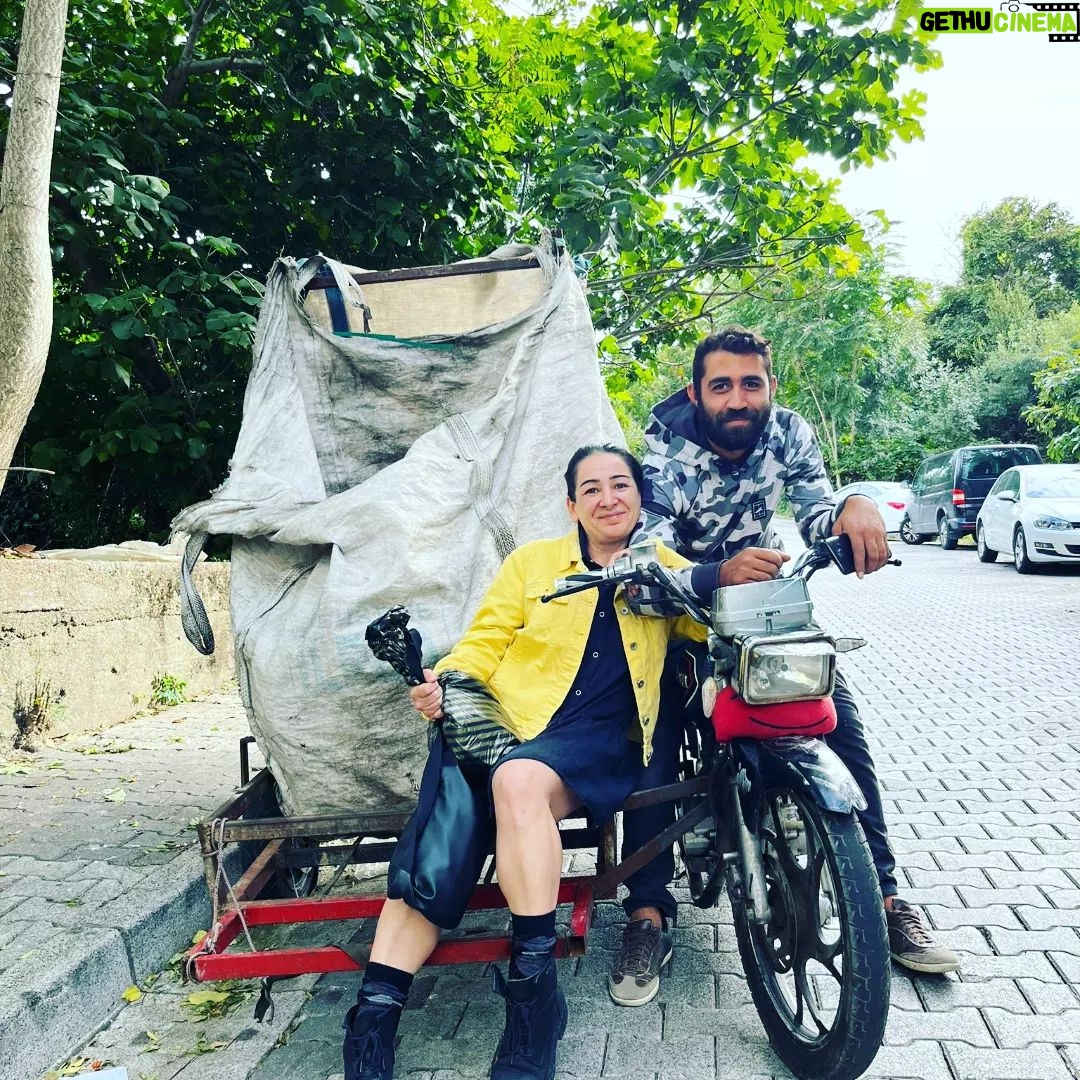 Zeynep Kankonde Instagram - O yokuşu gözüm kesmiyor dedim, çıkamam dedim... "Ben bizi çıkarırım" dedi... Paşabahçe, Beykoz