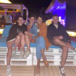 Zeynep Kankonde Instagram - Şarkının sözlerini bilmemize gerek yok biz yine de söylüyoruz...