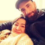 Zeynep Kankonde Instagram - Sette kardeşçilik, işçilik, rejicilik,gereksizlikçilik, lûzumsuzculuk,huzursuzculuk, şımarıkçılık, lakaytçılık v.b herşey kendinde mevcuttur... @askmantikintikam @foxturkiye @nodokuzyapim