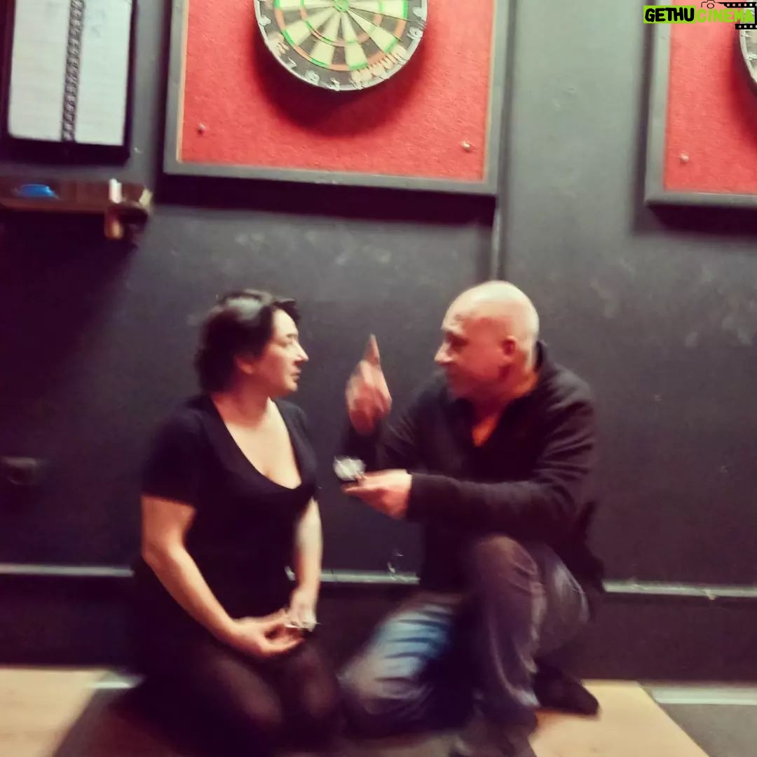 Zeynep Kankonde Instagram - Evet Ömer Hocam 16 orası biliyorum, atamadım evet...😥 Napıyım? Yerleri mi sileyim? Sabahat