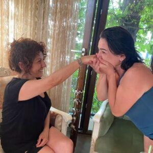 Zeynep Kankonde Instagram - Önce bi bakarım ele el mi diye sonra da öperim abicim🔇