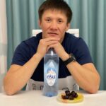 Zhalgas Zhumagulov Instagram - Қасиетті Рамадан айы мүбарак болсын! Аллах ниеттерімізді, дұғаларымызды қабыл етсін! Осы рамаданға жеткізген Аллахқа сансыз шүкір! «Оразаларыңды құрмамен ашыңдар, өйткені ол береке. Егер құрма табылмаса онда сумен ауыз ашыңдар, өйткені ол тазалаушы.»- делінген. Поздравляю всех со священным месяцем Рамадан! Пусть Аллах примет наши поклонения и дуа! В хадисе, приводимом ат-Тирмизи, ан-Нисаи, Ахмадом и Абу-Давудом, говорится: «Когда кто-либо из вас разговляется, пусть разговляется фиником, поскольку в этом благодать (баракат). Если же нет финика, то разговляйтесь водой, поскольку и это из очищающих». Пусть этот Рамадан станет причиной для нашего исправления и приближения к АЛЛАХУ ! Аминь ! #рамадан2021