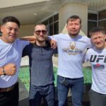 Zhalgas Zhumagulov Instagram - Қай заманда да әр адамның санасындағы аса мазмұнды және құрметті мәртебеге ие ұстаным – ол отансүйгіштік (патриоттық). Еліміздің патриоттарының бірі @ibragim_eskendir және отансүйер бауырларымызбен кездесіп ерекше отырыс болды. Шапан кигізіп , қонақжайлық көрсетіп, батырларымыз туралы әңгімесін айтып мотивациялап, ерекше мағыналы сыйлықтар беріп, осындай құрмет көрсеткеніңіз үшін Алла разы болсын! Сіздің биік шыңдарға жете беруіңізге тілектеспін! Nursultan, Qazaqstan