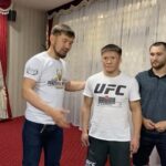 Zhalgas Zhumagulov Instagram - Қай заманда да әр адамның санасындағы аса мазмұнды және құрметті мәртебеге ие ұстаным – ол отансүйгіштік (патриоттық). Еліміздің патриоттарының бірі @ibragim_eskendir және отансүйер бауырларымызбен кездесіп ерекше отырыс болды. Шапан кигізіп , қонақжайлық көрсетіп, батырларымыз туралы әңгімесін айтып мотивациялап, ерекше мағыналы сыйлықтар беріп, осындай құрмет көрсеткеніңіз үшін Алла разы болсын! Сіздің биік шыңдарға жете беруіңізге тілектеспін! Nursultan, Qazaqstan