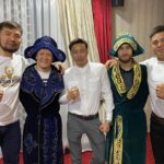 Zhalgas Zhumagulov Instagram - Қай заманда да әр адамның санасындағы аса мазмұнды және құрметті мәртебеге ие ұстаным – ол отансүйгіштік (патриоттық). Еліміздің патриоттарының бірі @ibragim_eskendir және отансүйер бауырларымызбен кездесіп ерекше отырыс болды. Шапан кигізіп , қонақжайлық көрсетіп, батырларымыз туралы әңгімесін айтып мотивациялап, ерекше мағыналы сыйлықтар беріп, осындай құрмет көрсеткеніңіз үшін Алла разы болсын! Сіздің биік шыңдарға жете беруіңізге тілектеспін! Nursultan, Qazaqstan