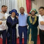 Zhalgas Zhumagulov Instagram - Қай заманда да әр адамның санасындағы аса мазмұнды және құрметті мәртебеге ие ұстаным – ол отансүйгіштік (патриоттық). Еліміздің патриоттарының бірі @ibragim_eskendir және отансүйер бауырларымызбен кездесіп ерекше отырыс болды. Шапан кигізіп , қонақжайлық көрсетіп, батырларымыз туралы әңгімесін айтып мотивациялап, ерекше мағыналы сыйлықтар беріп, осындай құрмет көрсеткеніңіз үшін Алла разы болсын! Сіздің биік шыңдарға жете беруіңізге тілектеспін! Nursultan, Qazaqstan