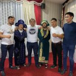 Zhalgas Zhumagulov Instagram - Қай заманда да әр адамның санасындағы аса мазмұнды және құрметті мәртебеге ие ұстаным – ол отансүйгіштік (патриоттық). Еліміздің патриоттарының бірі @ibragim_eskendir және отансүйер бауырларымызбен кездесіп ерекше отырыс болды. Шапан кигізіп , қонақжайлық көрсетіп, батырларымыз туралы әңгімесін айтып мотивациялап, ерекше мағыналы сыйлықтар беріп, осындай құрмет көрсеткеніңіз үшін Алла разы болсын! Сіздің биік шыңдарға жете беруіңізге тілектеспін! Nursultan, Qazaqstan