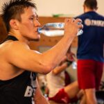 Zhalgas Zhumagulov Instagram - Вода - это источник жизни, и в моём случае источник правильной и здоровой тренировки 🦾 @asu_water #достигайвершинсasu