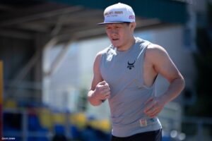 Zhalgas Zhumagulov Instagram - Вышел сегодня на пробежку 🔄

Готовимся, готовимся, готовимся!

#UFCFIGHTISLAND