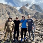 Zhalgas Zhumagulov Instagram - Жүйрік болсаң, шауып көр дегендей, таудағы жаттығулар өзгеше . Денсаулықты нығайтып ,жаттығулар белсенді өтуде. Shymbulak Mountain Resort
