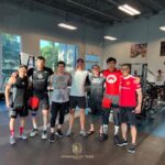 Zhalgas Zhumagulov Instagram - Өзіңнен жоғары деңгейдегі адамдармен жаттыққан дұрыс ! Менің жаттығуларым осындай адамдармен өтуде 🦾 Говорят, что тренироваться надо с сильными и лучшими! Мои тренировки проходят именно с такими людьми 🦾 American Top Team