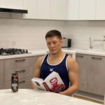 Zhalgas Zhumagulov Instagram - • «Волоколамское шоссе» - бұл менің оқуға деген қызығушылығым мен сүйіспеншілігімді ашқан кітап. Өмір бойы бірнеше кітап оқыдым, бірақ сізге сенімді түрде бұл кітапты оқуға кеңес беремін! Ас үйде кітап оқып, сүйікті сусыныңызды ішу жанға ерекше жайлылық сыйлайды және бұл менің өмірімде жиі жетіспейтін уақытымның бірі. Кітаппен сирек кездесетін кадрларым @gorillaenergy @gorillaenergy.kz @cara_hardwood_aktobe @kuchen_hof_aktobe @bukaboxing @bukaboxing_kz «Волоколамское шоссе» - книга, которая открыла во мне интерес и любовь к чтению. За всю свою жизнь я читал совсем немного книг, но эту книгу я с уверенностью могу вам посоветовать к прочтению! Читая книгу дома на кухне, запивая любимый напиток, создаётся особый уют на душе, и именно его часто не хватает в моей жизни, где постоянная суета. Редкие кадры меня с книгой 😃 @gorillaenergy @bukaboxing_kz @cara_hardwood_aktobe @kuchen_hof_aktobe @bukaboxing @bukaboxing_kz Kazahstan,Aktobe