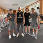 Zhalgas Zhumagulov Instagram - Сіз қай жерде болсаңыз да, әрқашан өзіңізбен өзіңіз жұмыс жасауыңыз керек. Нәтижеге жету үшін, қандайда салада болмасын, сізге үнемі еңбек ету қажет, өзіңізді жақсы жаққа өзгертіп, әр уақытта сынақтардан өтіп, бәрін автоматизмге жеткізіңіз. Осы қиындықтарды бастан өткергеннен кейін ғана табысқа жетесіз. Мен қайда болсам да, жаттығу киімдерім өзіммен бірге. Көптеген іс -шаралар болсада, жаттығулар әрқашан уақытымен өтеді. Где бы ты не был, всегда нужно работать над собой. Для достижения результата в своей сфере деятельности нужна постоянная работа, переламывать себя и проходить каждый раз через испытания и доводить все до автоматизма. Только пройдя через эти трудности вас будет ждать успех. Где бы я не находился, у меня всегда под рукой моя одежда для тренировок. Мероприятий много, а тренировки всегда по расписанию.