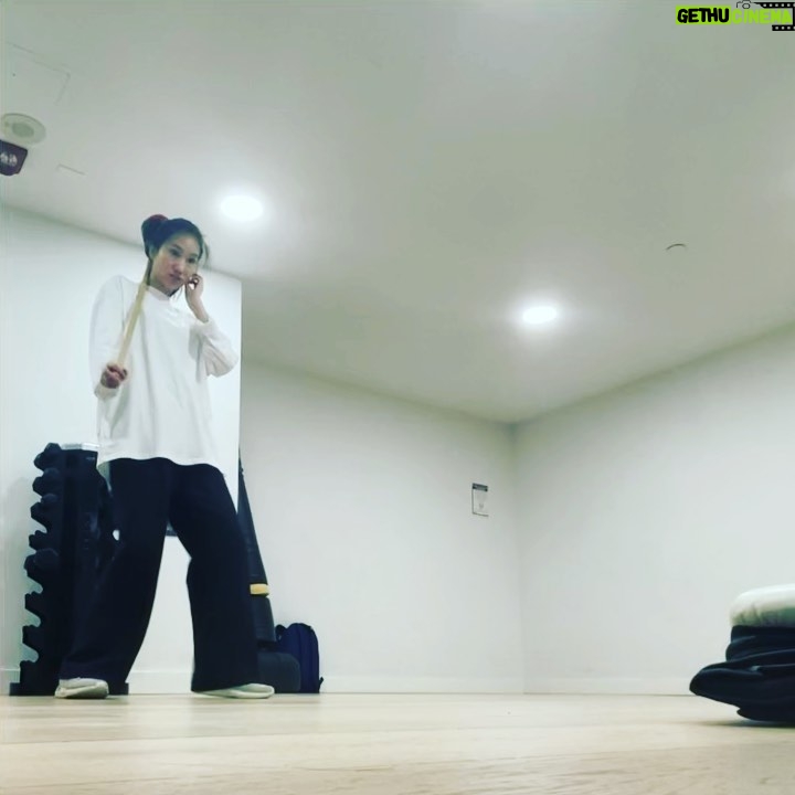 Meng'er Zhang - 21.4K Likes - New training method 🤪