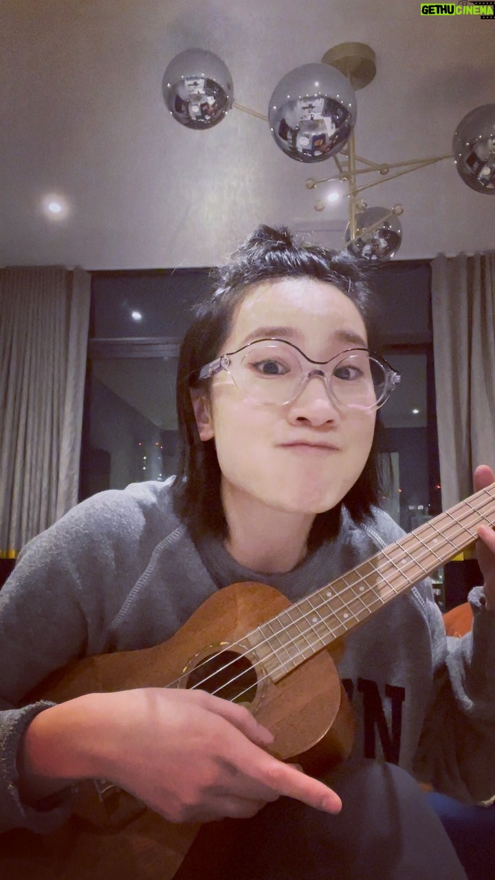 Meng'er Zhang - 36.8K Likes - Friday!
Here’s a little song for you guys ~
hope you are happy and brave ♥️