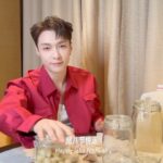 Zhang Yixing Instagram - Happy Laba Festival! 🧄🪁 一起来做腊八蒜吧！