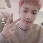 Zhang Yixing Instagram - 🎵🎵🎵